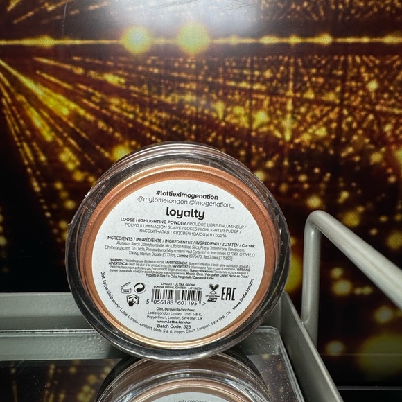 Lottie London - Ultra Glow Loose Highlighting Powder - Shade Loyalty - SEALED - Picture 1 of 3